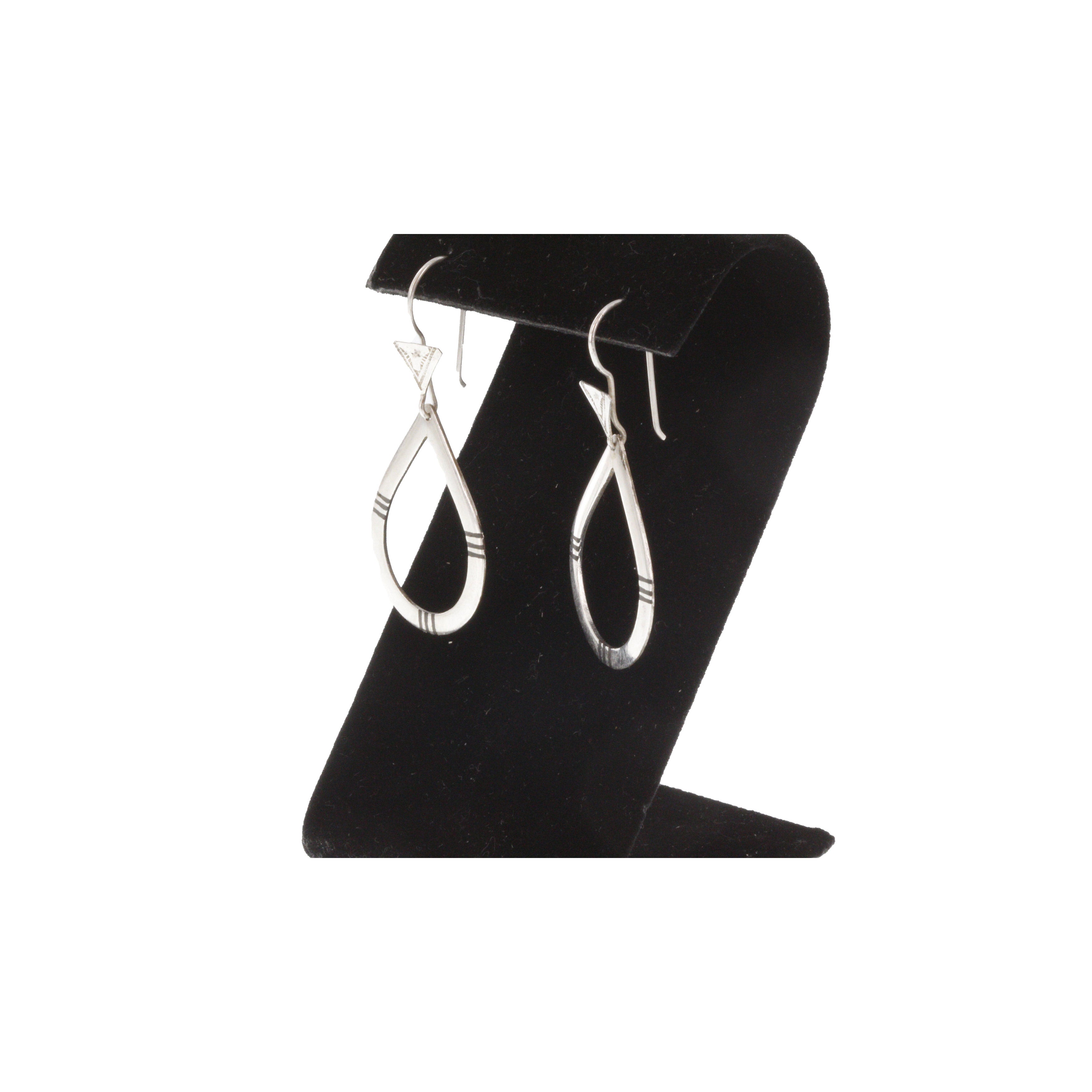 BASIL||Oval Silver Earrings